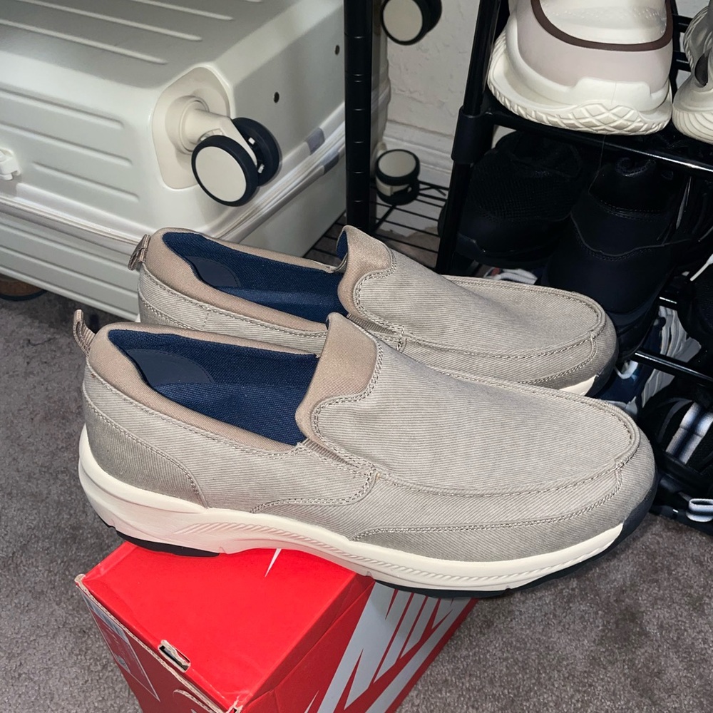 Men's slip on loafers